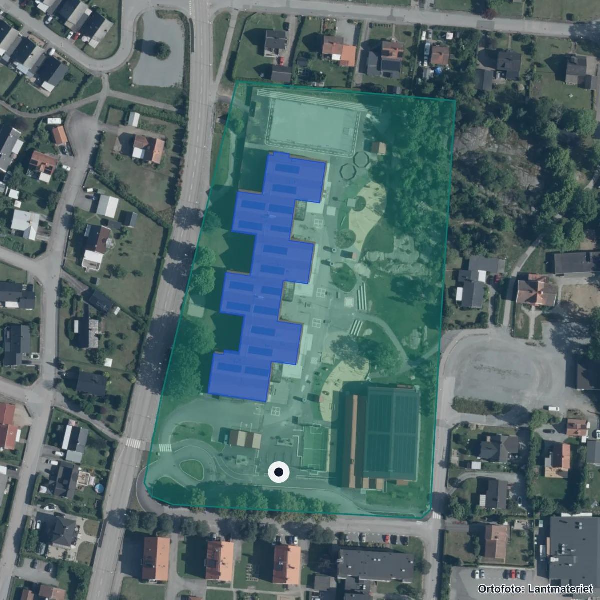 Flygbild över Mörrums skola, ortofoto från Lantmäteriet