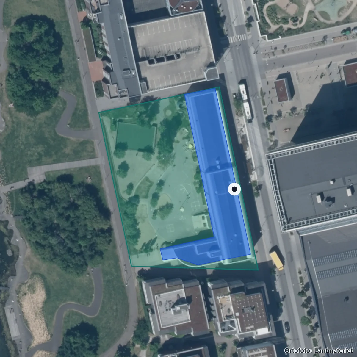 Flygbild över SJÖLINS Gymnasium Malmö, ortofoto från Lantmäteriet