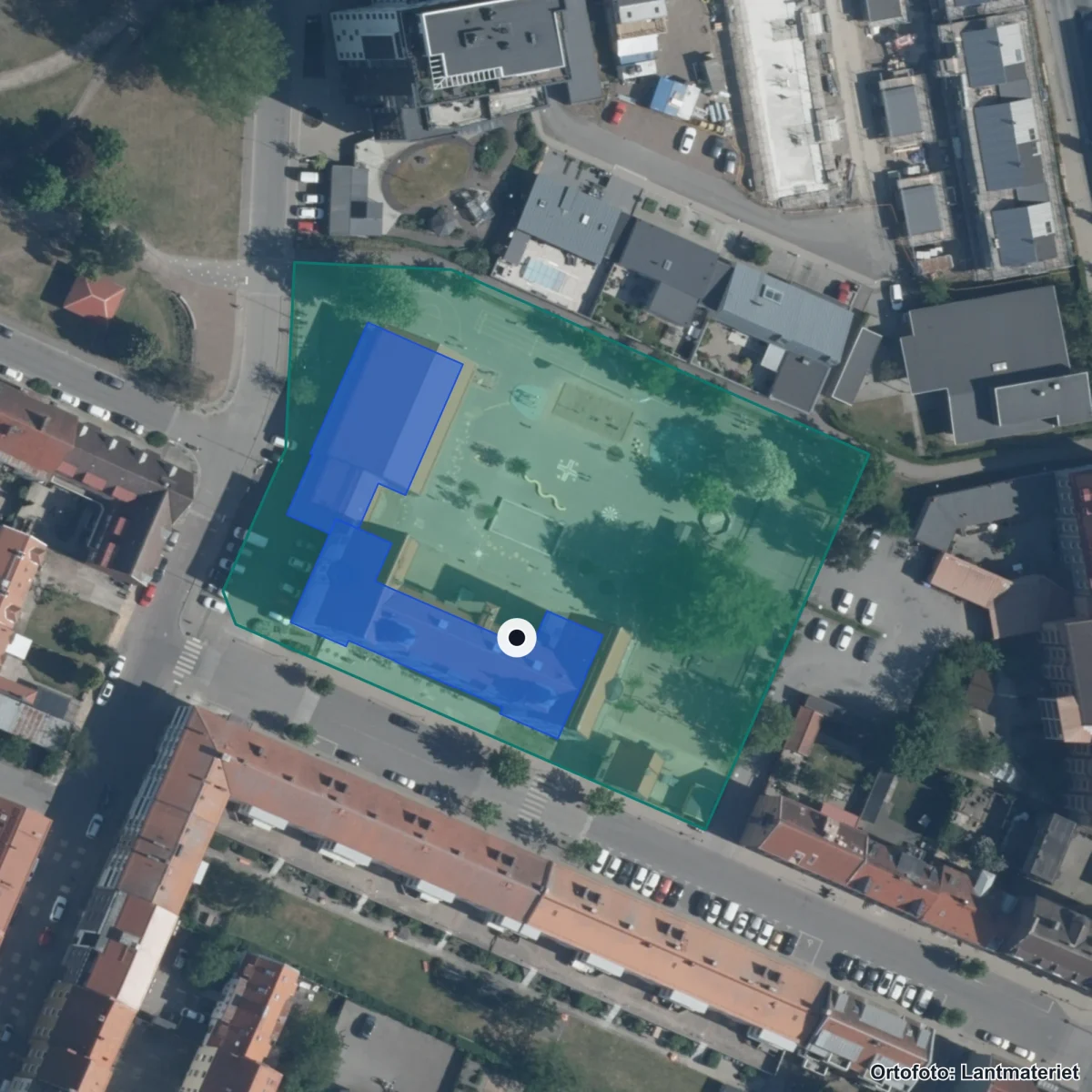 Flygbild över Albanoskolan, ortofoto från Lantmäteriet