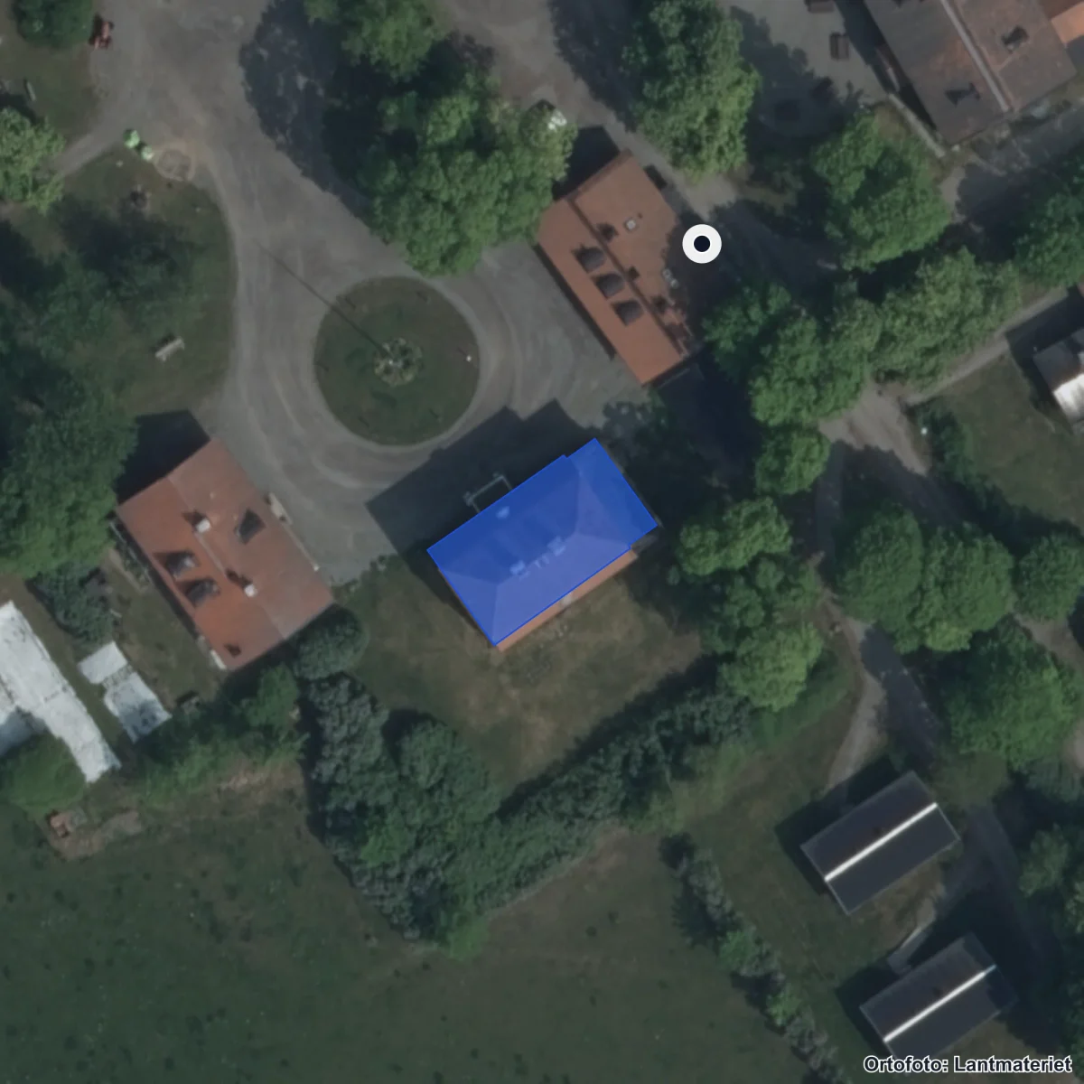 Flygbild över Berga naturbruksgymnasium, ortofoto från Lantmäteriet