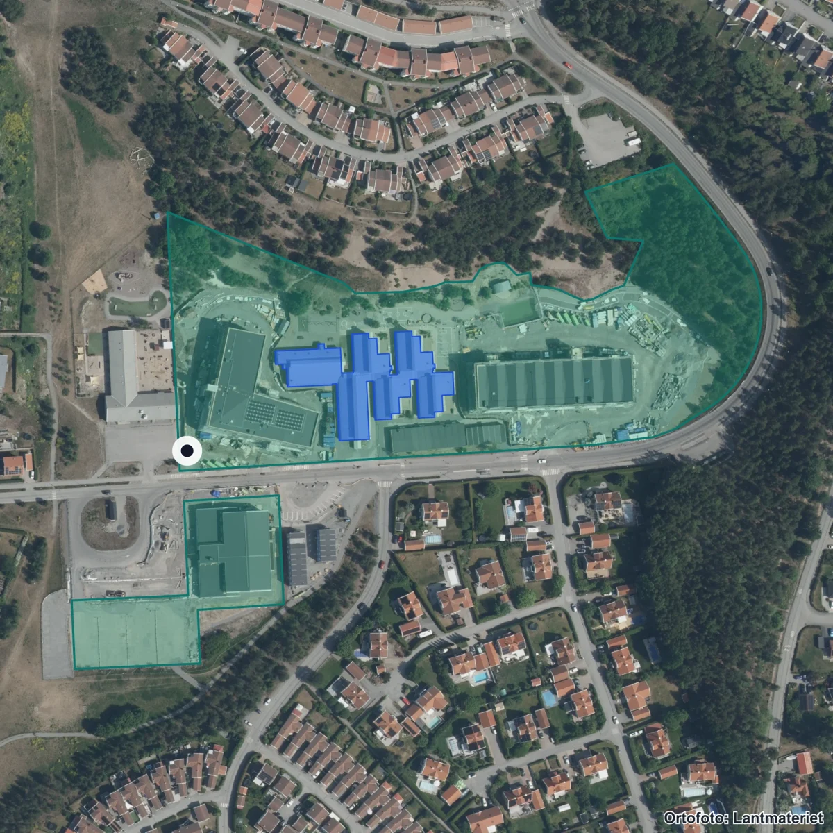 Flygbild över Sanduddens skola, ortofoto från Lantmäteriet