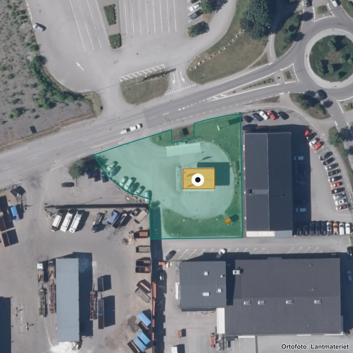 Flygbild över Praktiska Gymnasiet Växjö, ortofoto från Lantmäteriet