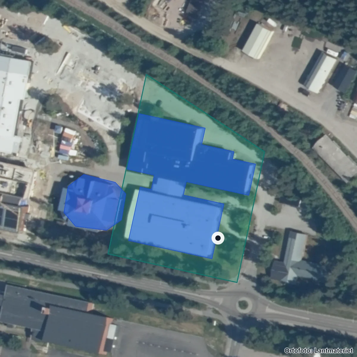 Flygbild över Lapplands Gymnasium Jokkmokk, ortofoto från Lantmäteriet