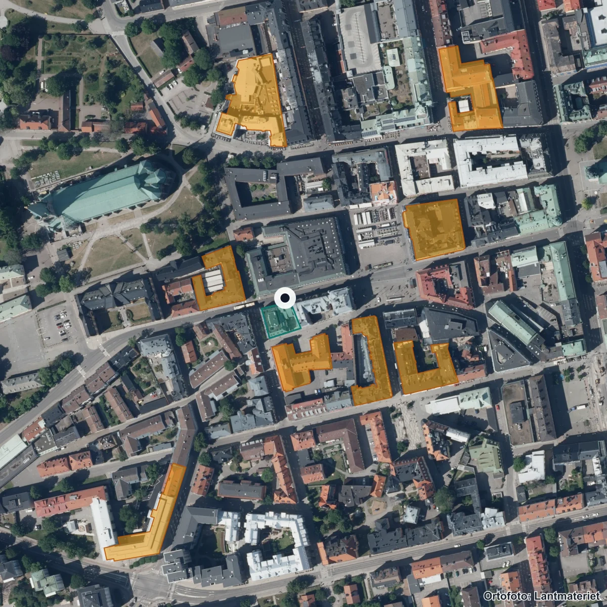 Flygbild över Norrbergaskolan, ortofoto från Lantmäteriet