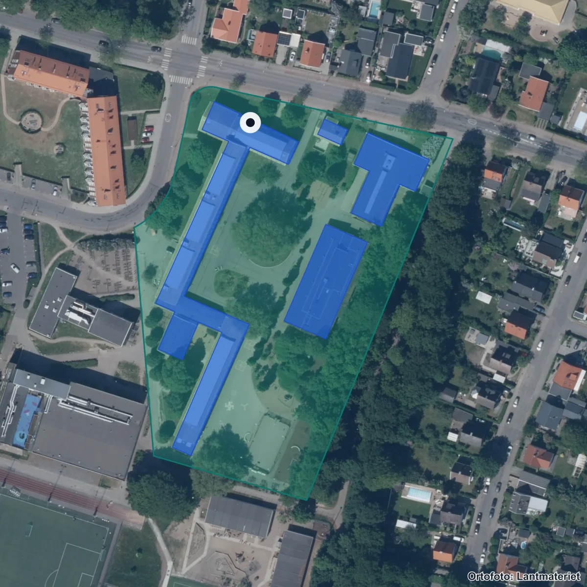 Flygbild över Bergaskolan, ortofoto från Lantmäteriet