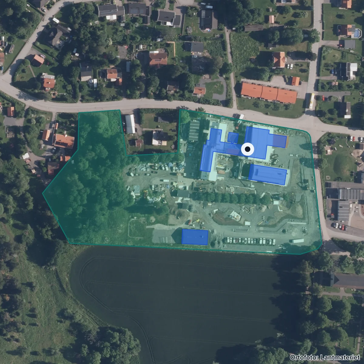 Flygbild över Harbo skola F-6, ortofoto från Lantmäteriet