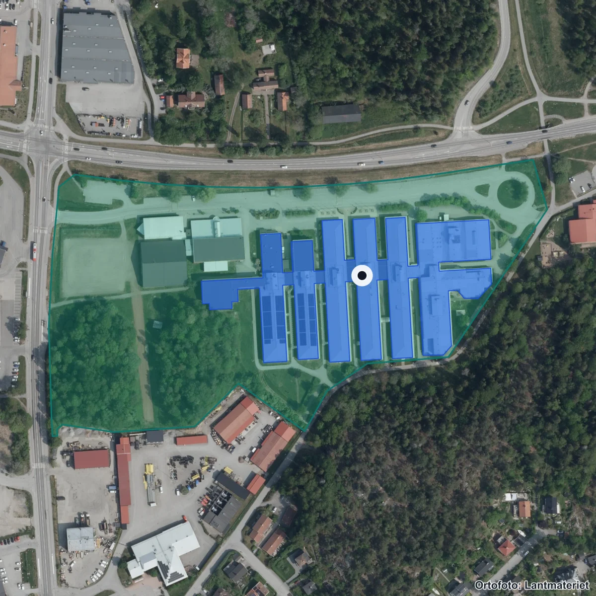 Flygbild över Rodens Yrkesgymnasium, ortofoto från Lantmäteriet