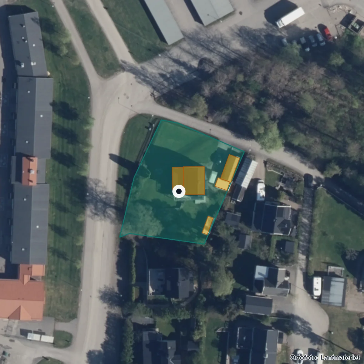 Flygbild över Bollnäs anpassade grundskola, ortofoto från Lantmäteriet