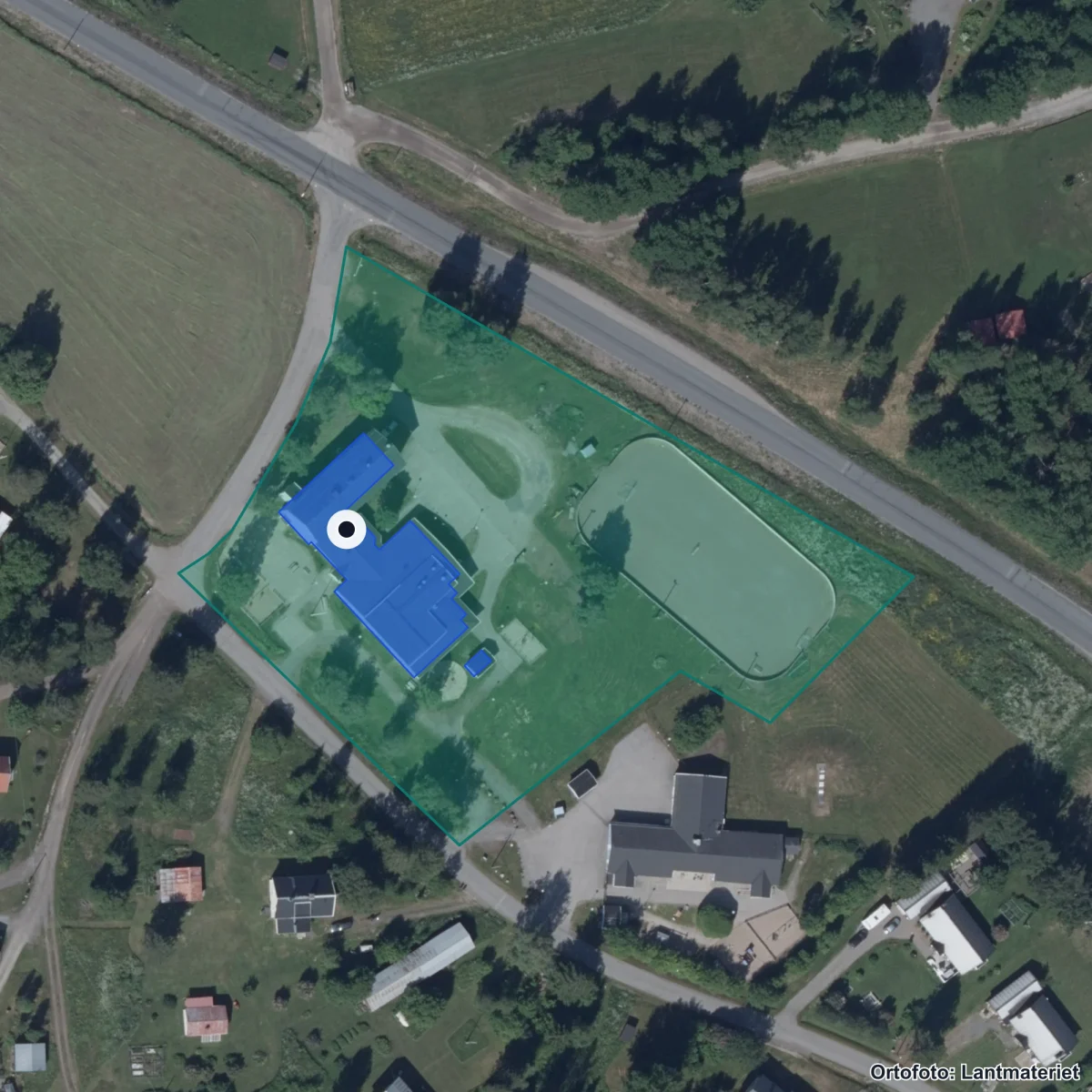 Flygbild över Vitådalens skola, ortofoto från Lantmäteriet