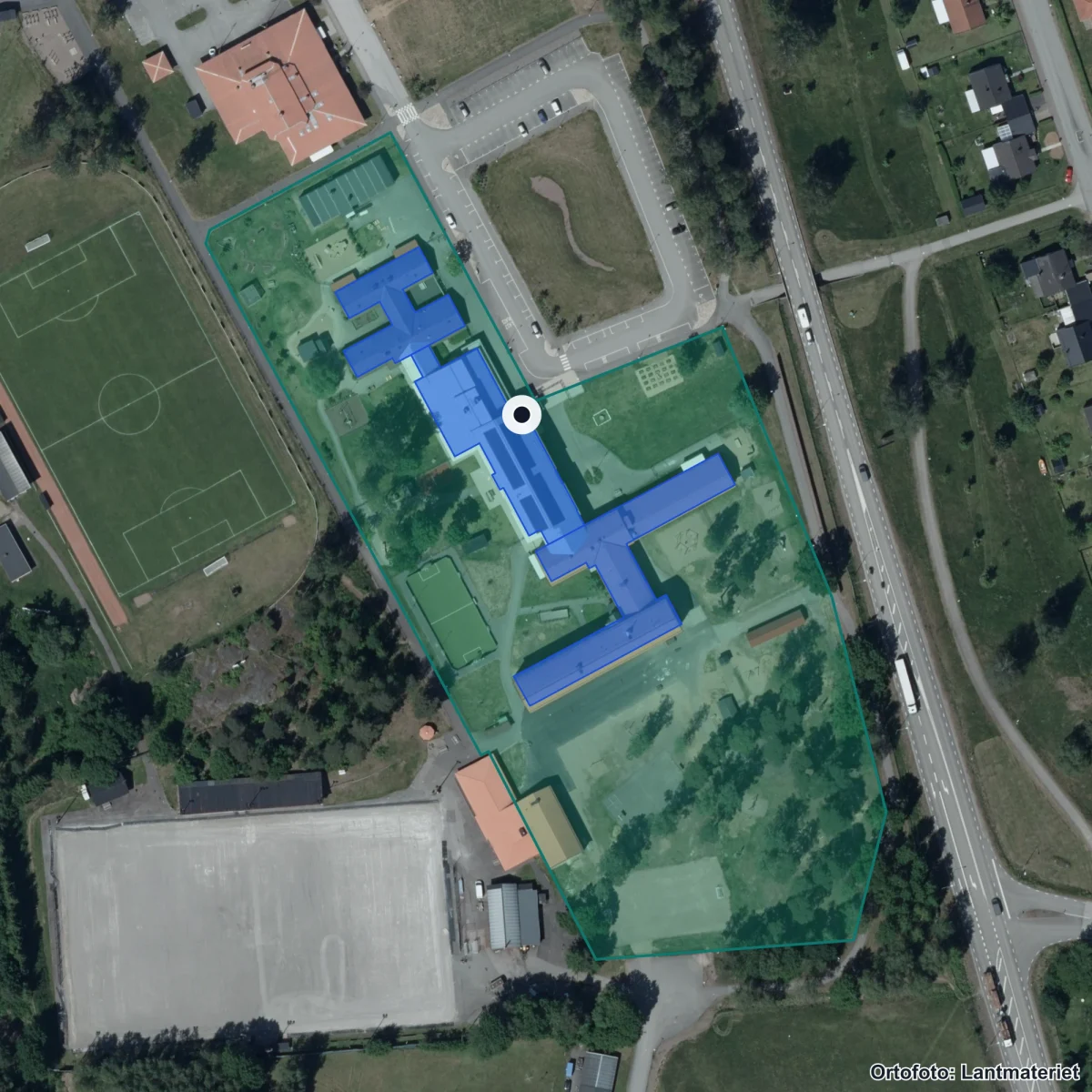 Flygbild över Målilla skola, ortofoto från Lantmäteriet