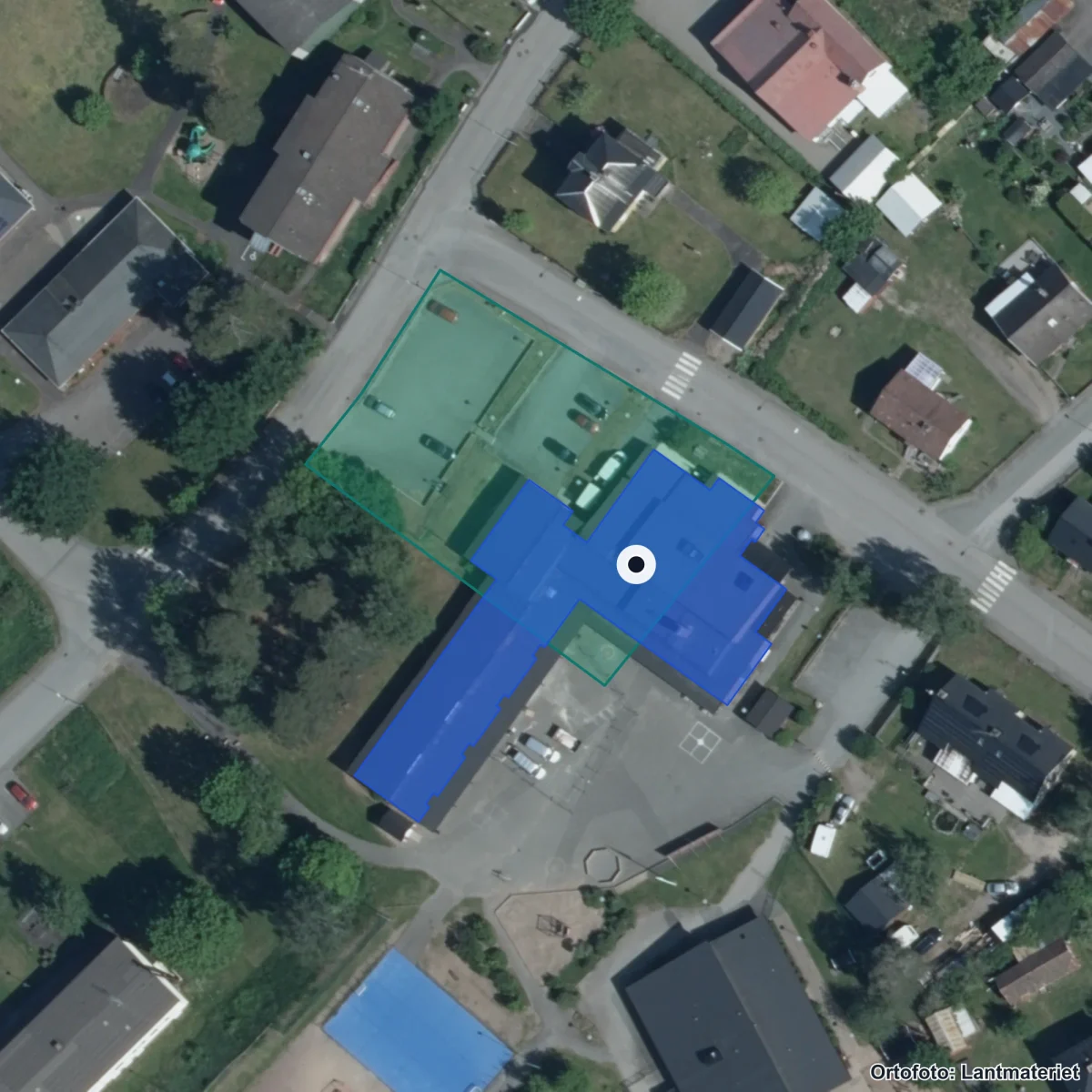Flygbild över Kvillsfors skola, ortofoto från Lantmäteriet