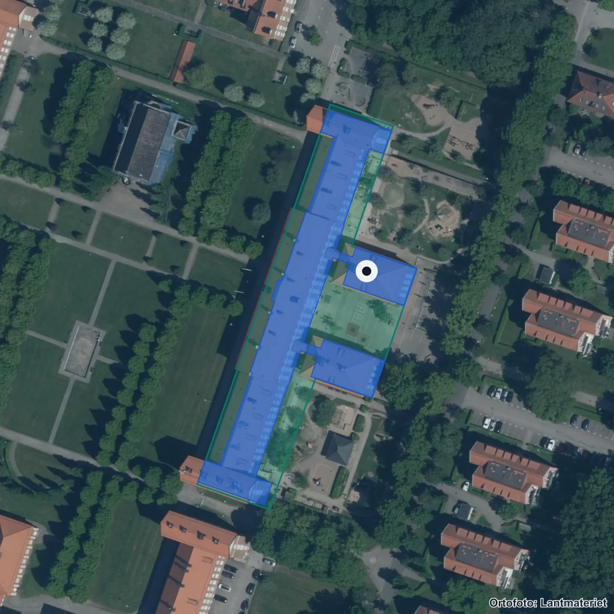 Flygbild över Maria Parkskolan, ortofoto från Lantmäteriet