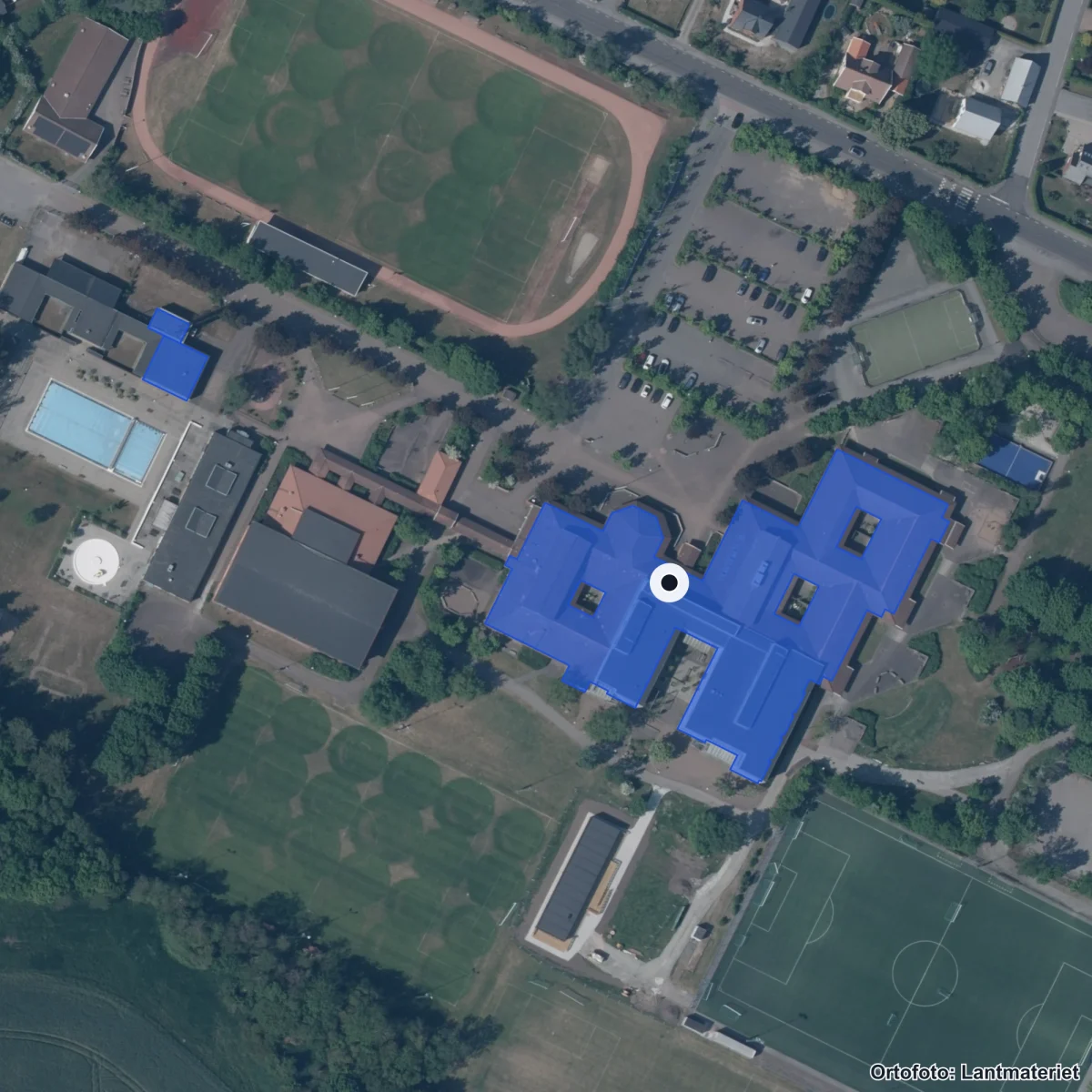 Flygbild över Killebäckskolan, ortofoto från Lantmäteriet
