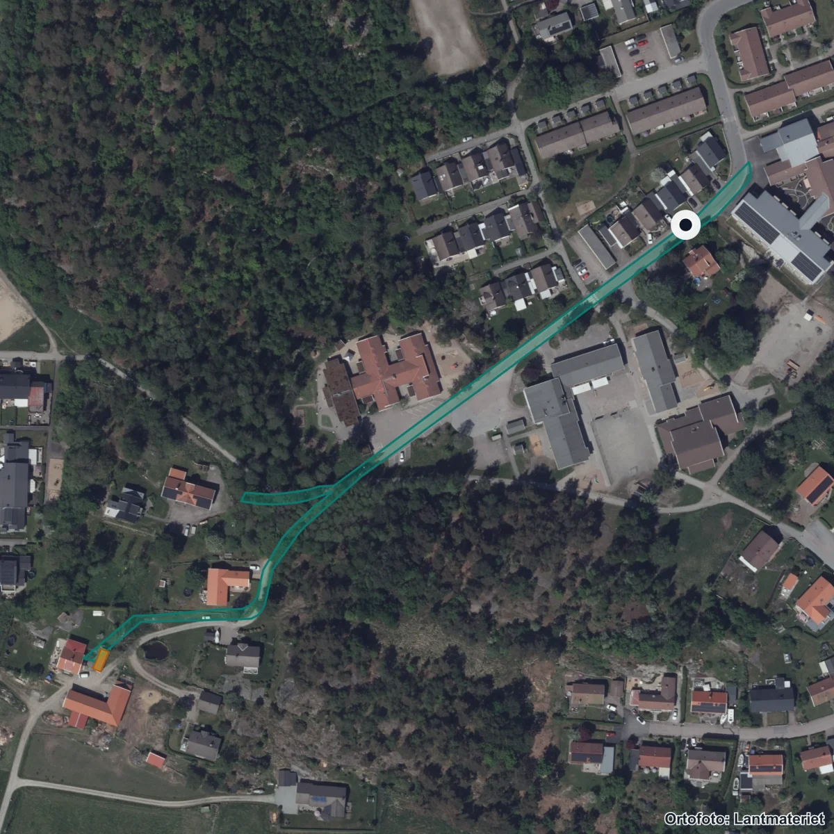 Flygbild över Kode skola, ortofoto från Lantmäteriet