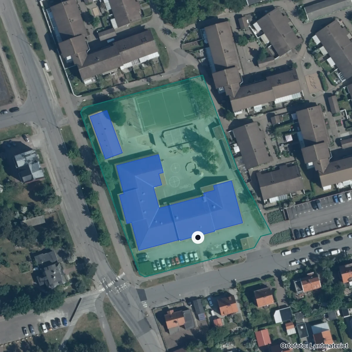 Flygbild över Raus Planterings skola, ortofoto från Lantmäteriet
