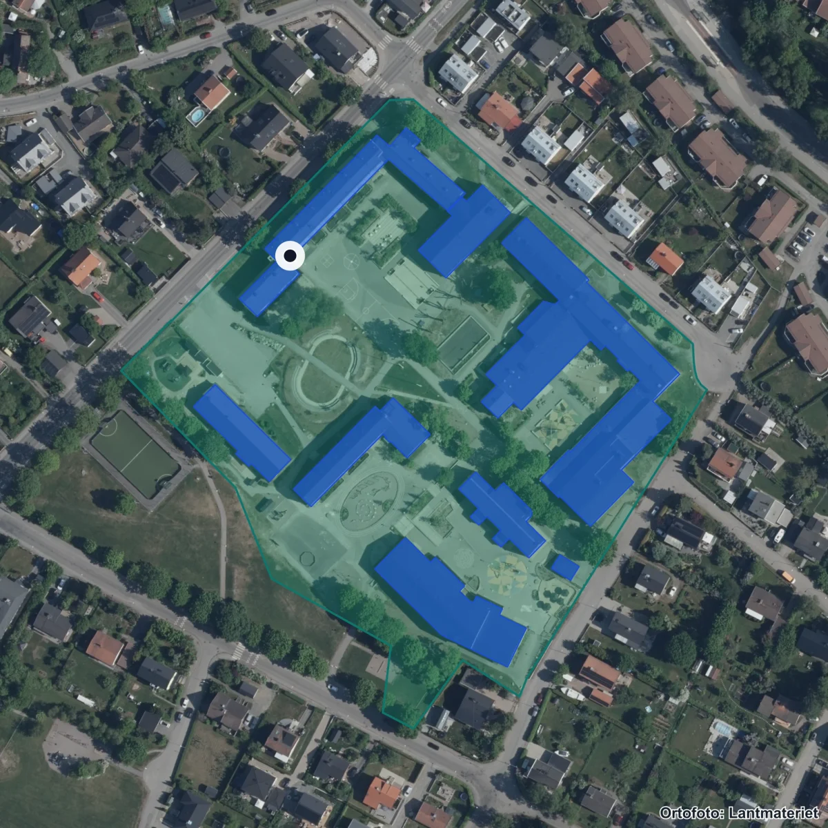 Flygbild över Sundbyskolan, ortofoto från Lantmäteriet