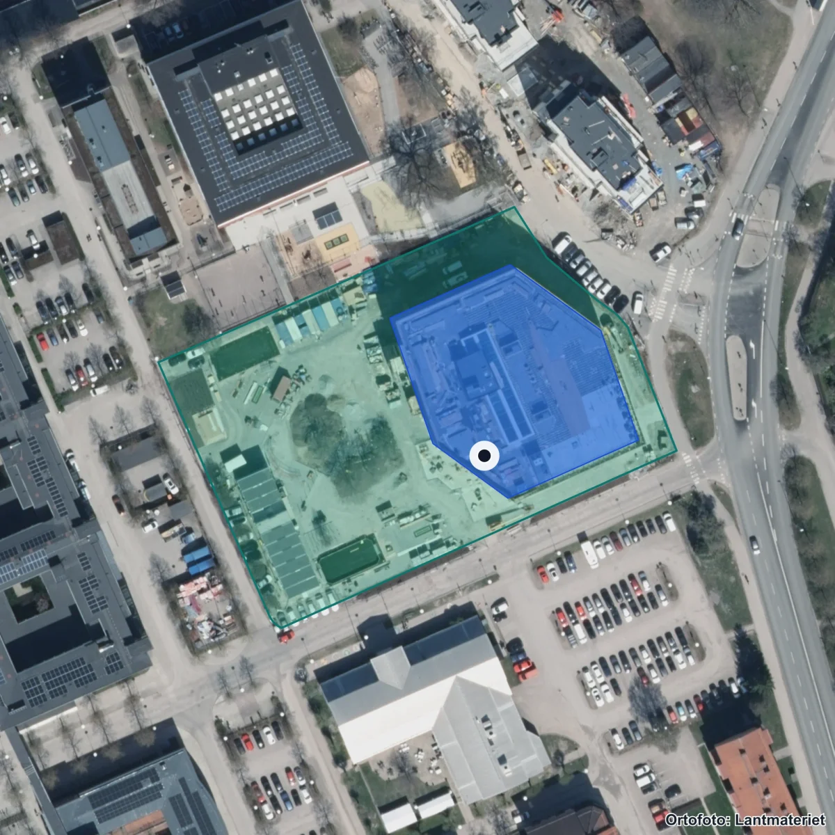 Flygbild över JENSEN grundskola Västerås, ortofoto från Lantmäteriet