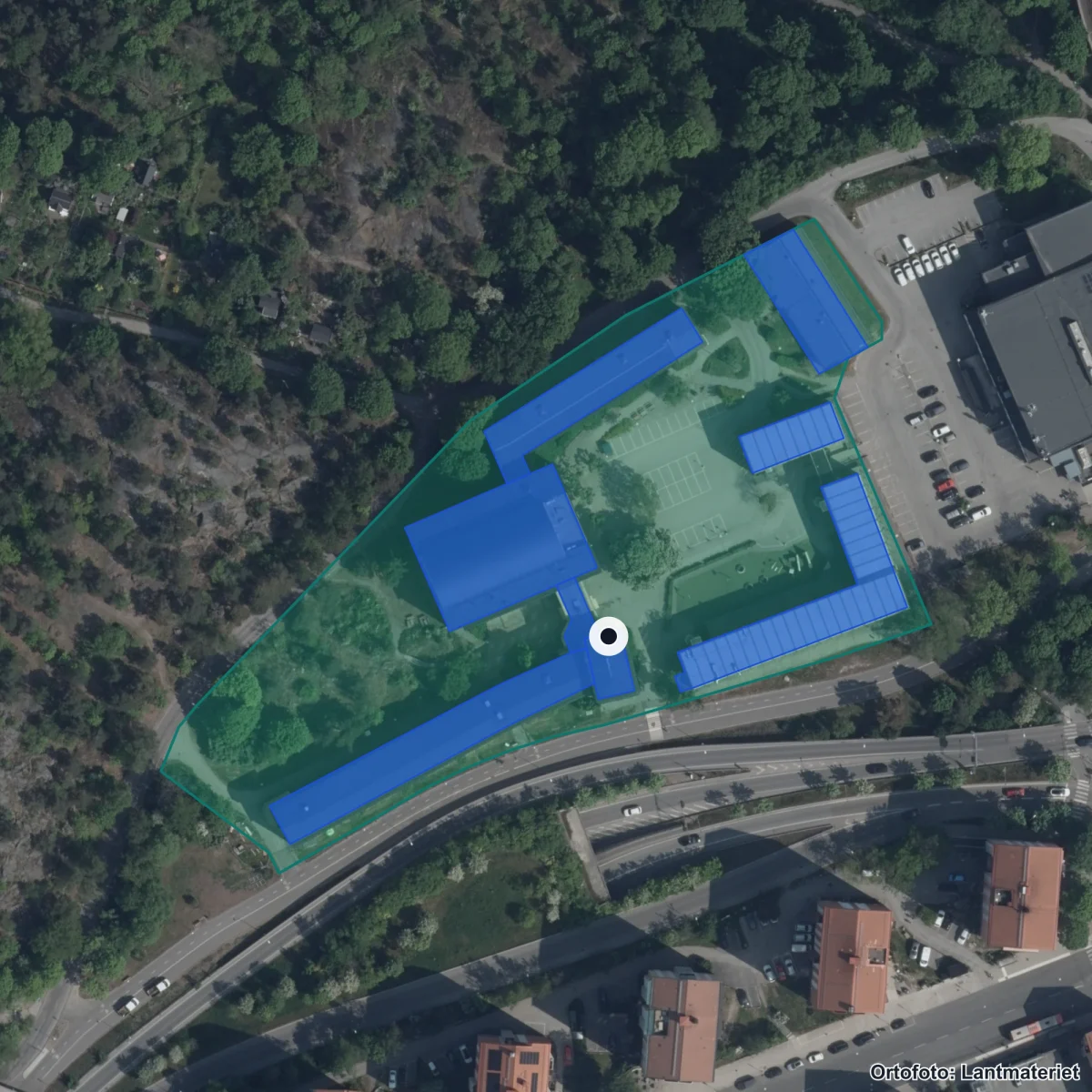 Flygbild över Värmdö gymnasium, ortofoto från Lantmäteriet