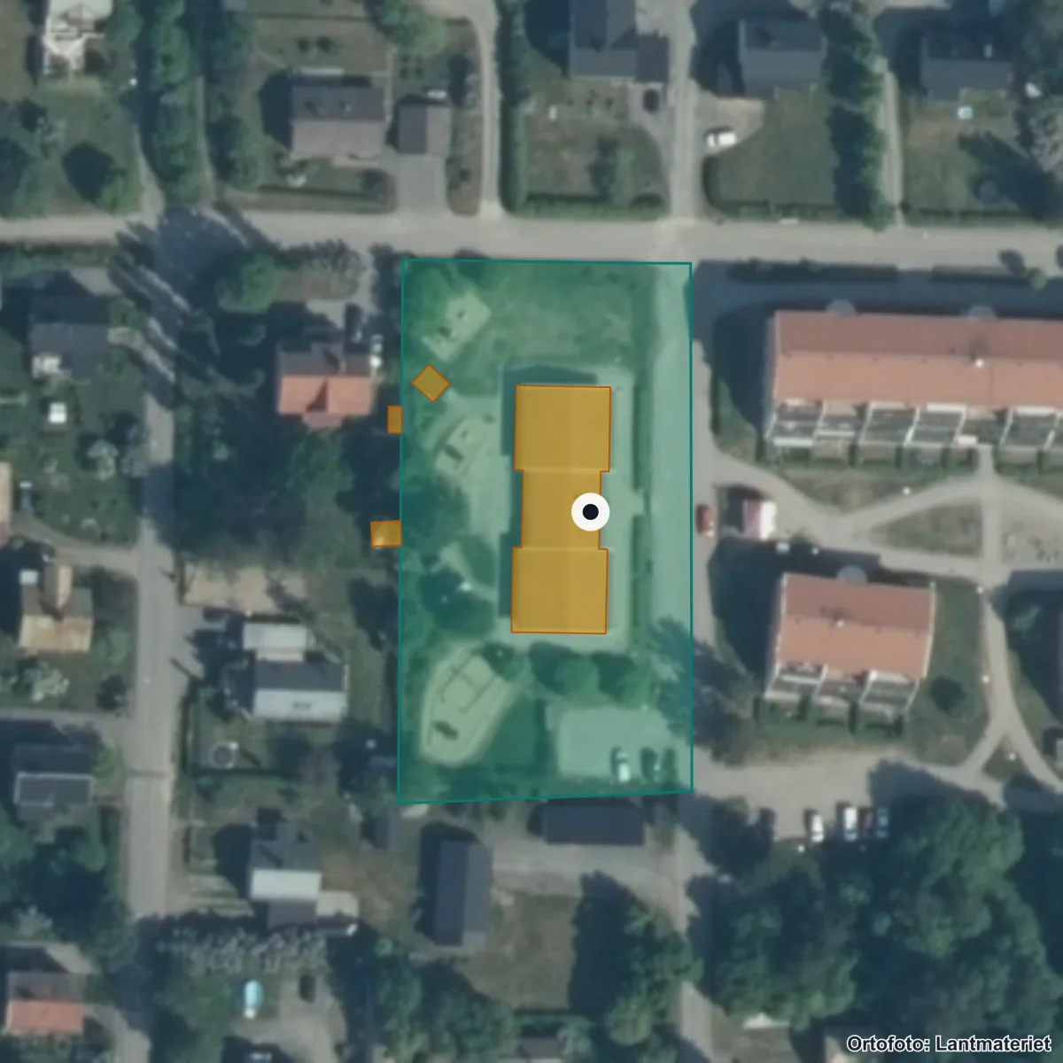 Flygbild över Ånge resursskola, ortofoto från Lantmäteriet