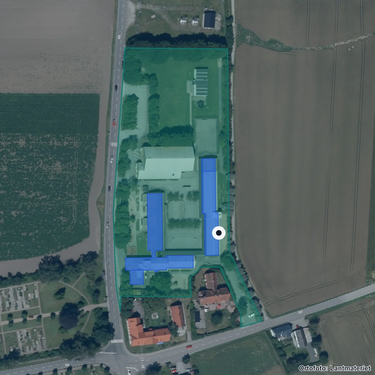 Flygbild över Löderups skola, ortofoto från Lantmäteriet