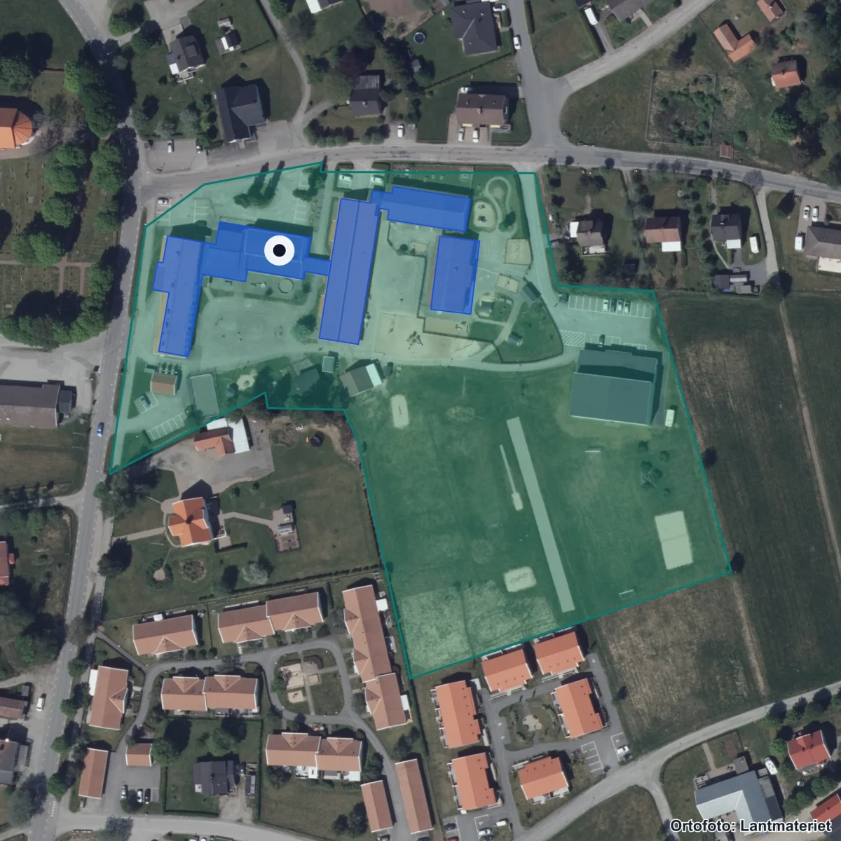 Flygbild över Töllsjöskolan, ortofoto från Lantmäteriet