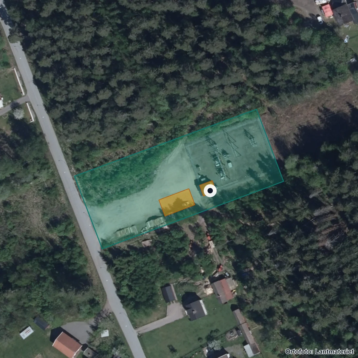 Flygbild över Finnerödja skola, ortofoto från Lantmäteriet