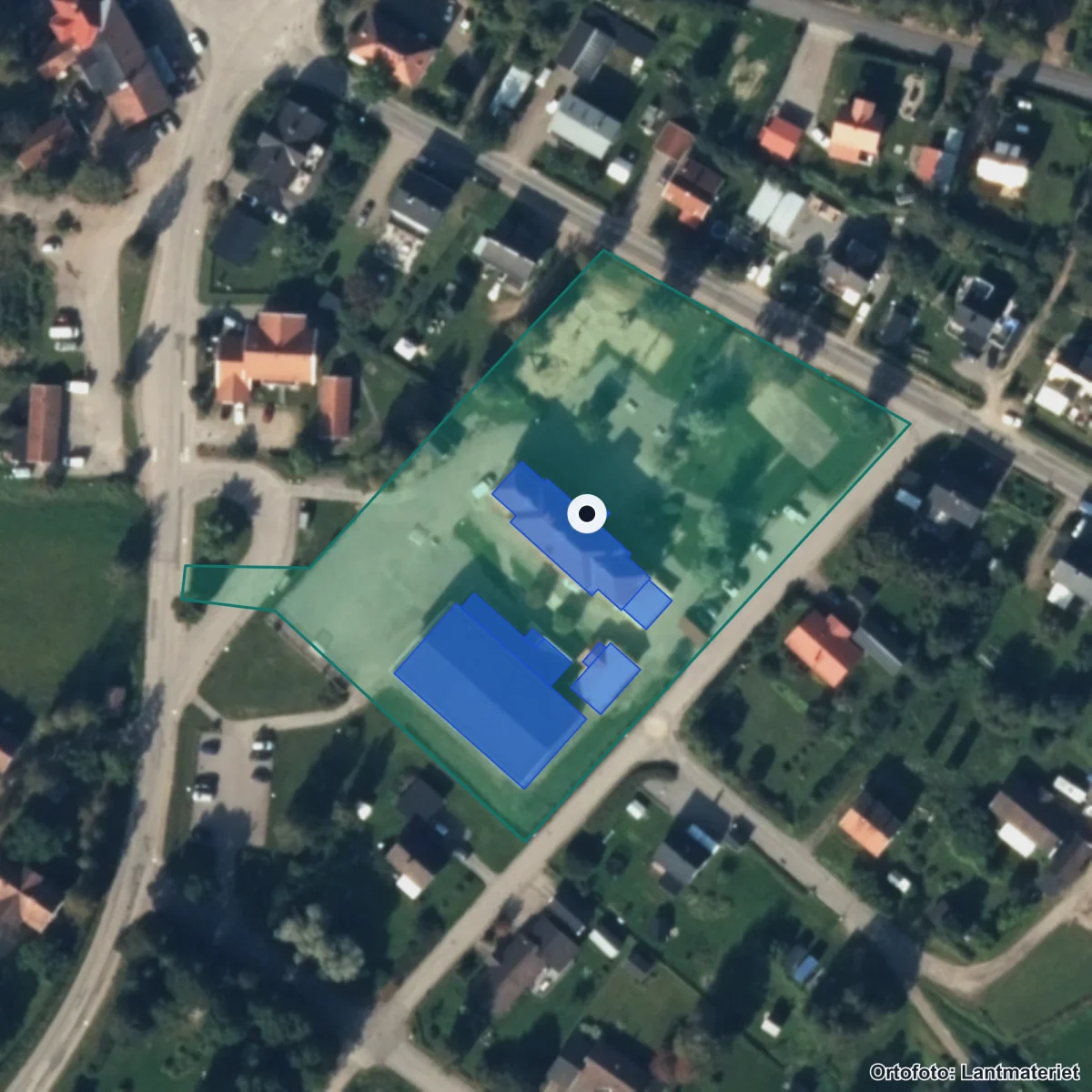 Flygbild över Tallåsens skola, ortofoto från Lantmäteriet