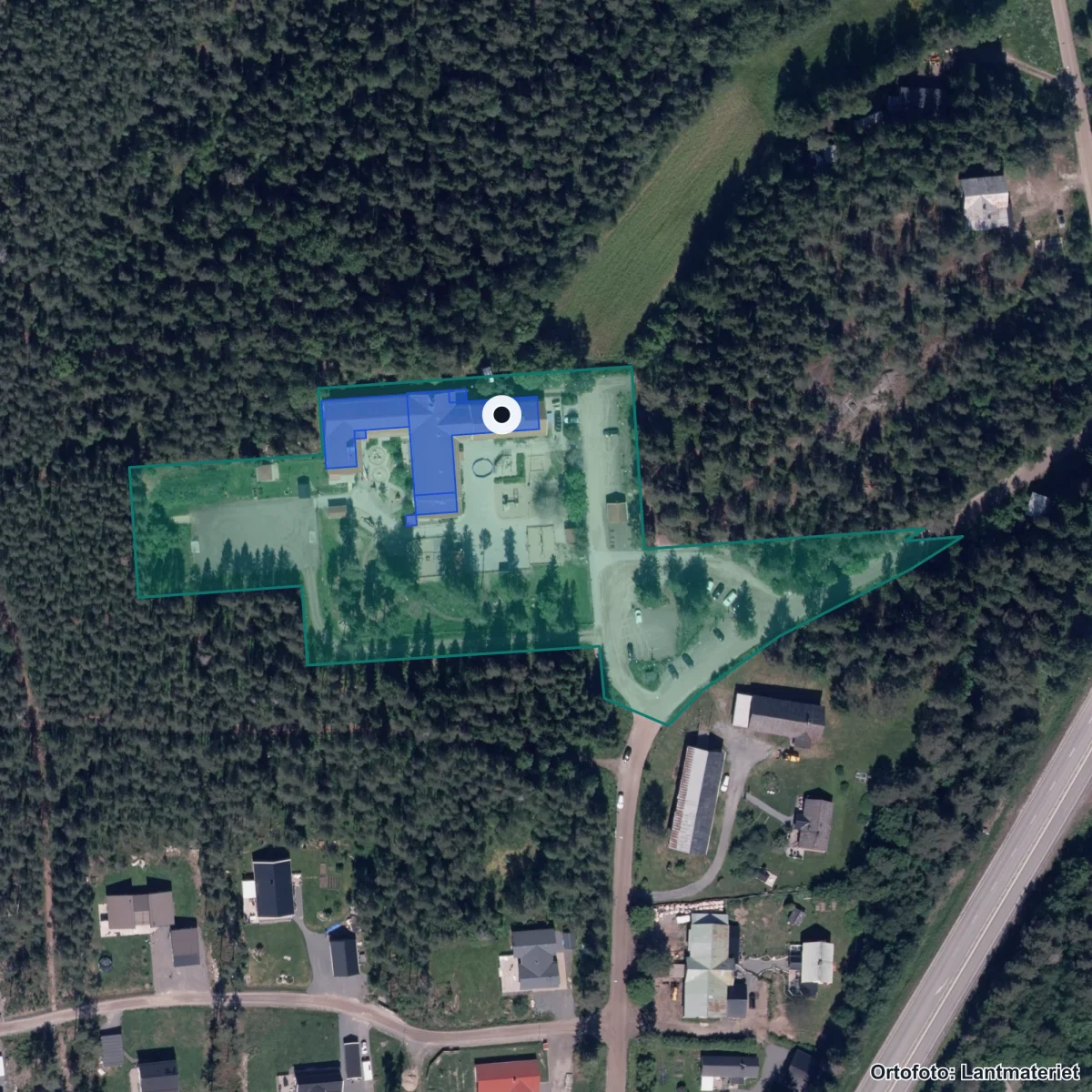 Flygbild över Stöcksjö skola, ortofoto från Lantmäteriet