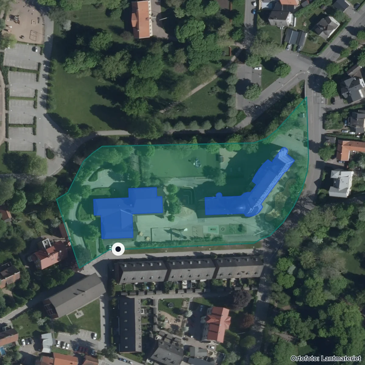 Flygbild över Källeskolan, ortofoto från Lantmäteriet