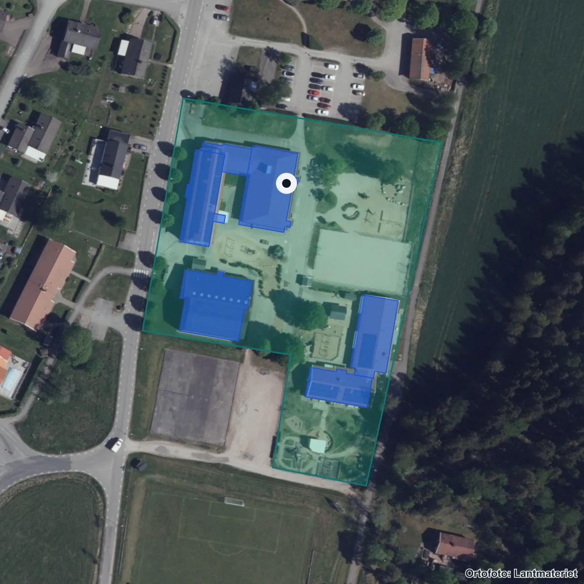 Flygbild över Sexdrega skola, ortofoto från Lantmäteriet