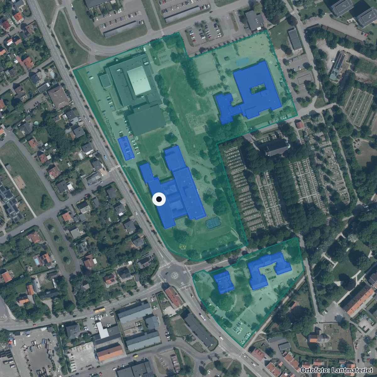 Flygbild över Korsbackaskolan, ortofoto från Lantmäteriet