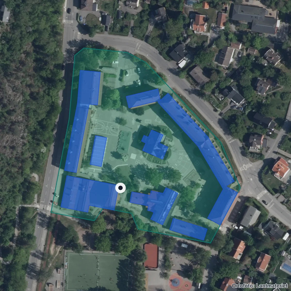 Flygbild över Mälarhöjdens skola, ortofoto från Lantmäteriet