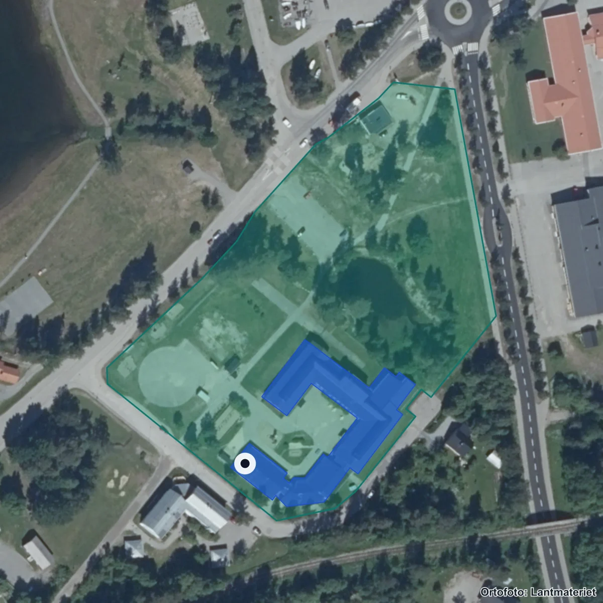 Flygbild över Parkskolan, ortofoto från Lantmäteriet