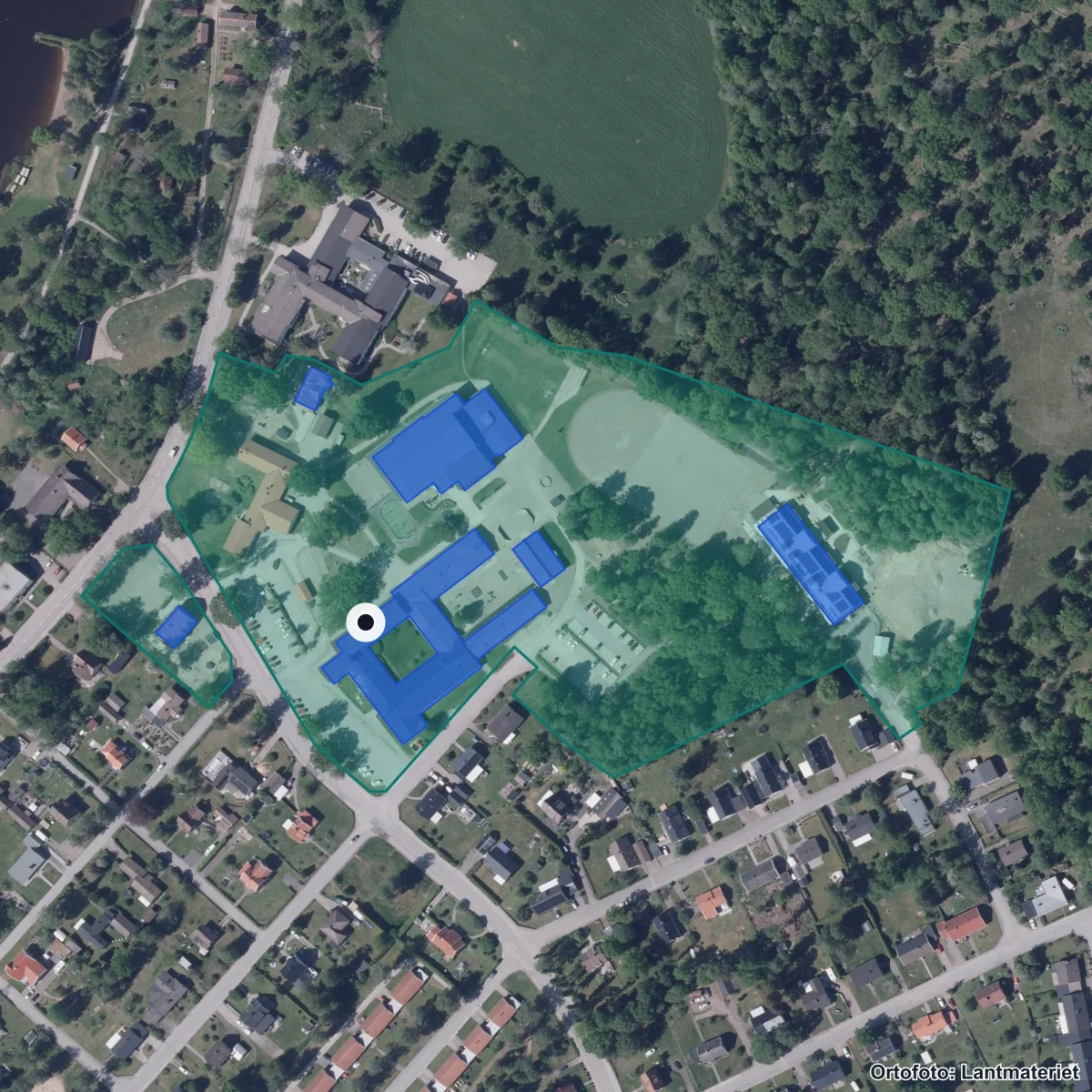 Flygbild över Tolg skola, ortofoto från Lantmäteriet