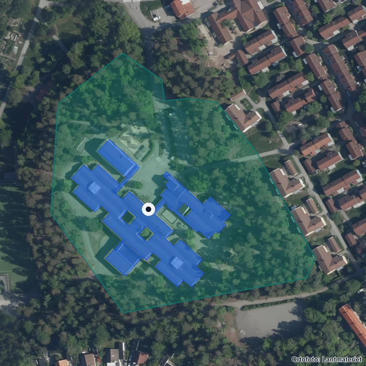 Flygbild över Kolarängskolan, ortofoto från Lantmäteriet