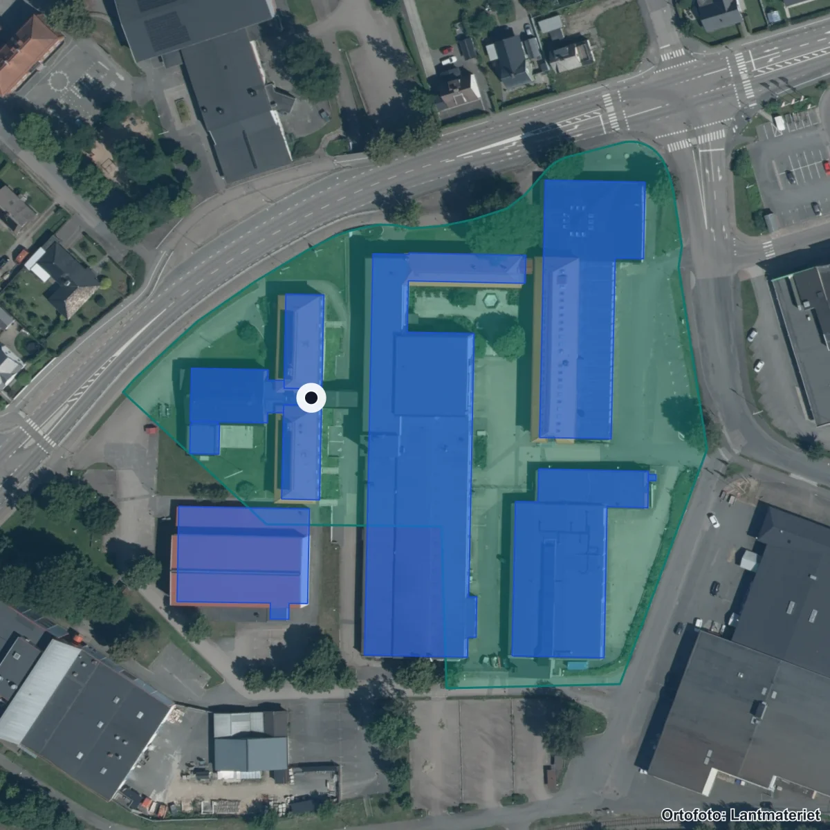 Flygbild över Jacobsskolan, ortofoto från Lantmäteriet