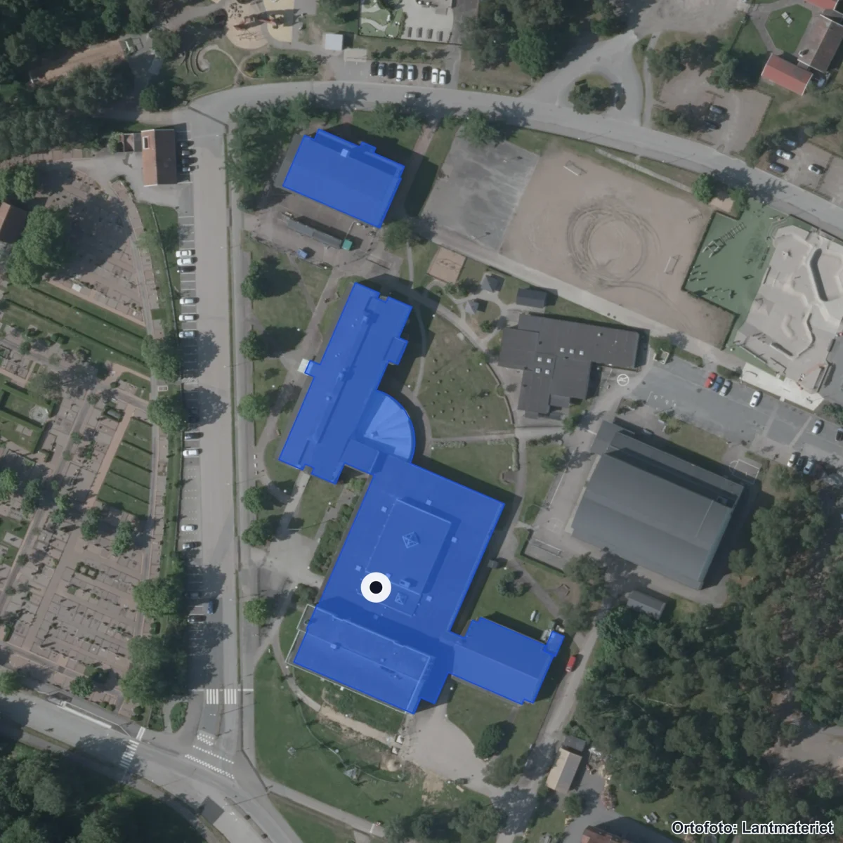 Flygbild över Tullbroskolan, ortofoto från Lantmäteriet
