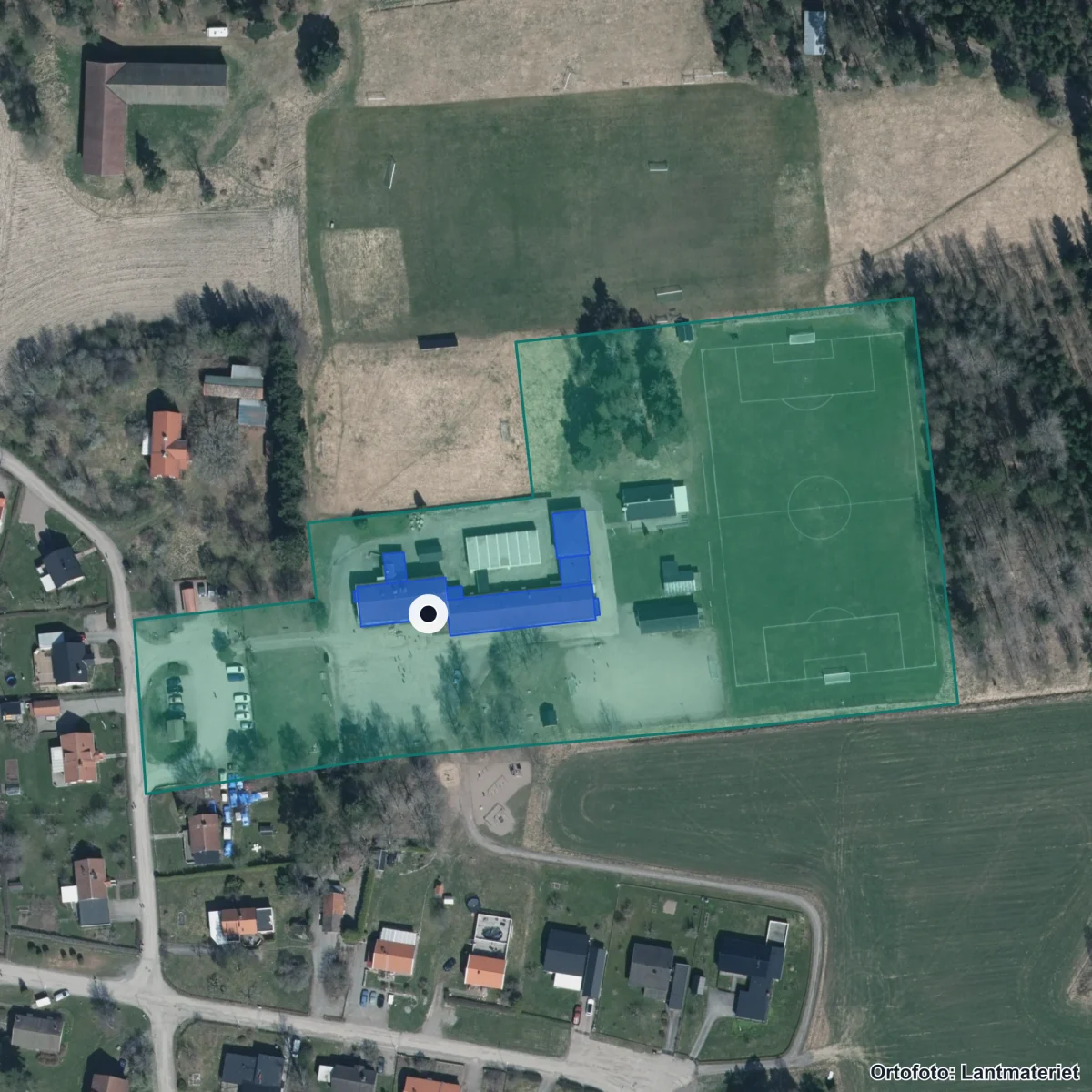 Flygbild över Kila skola, ortofoto från Lantmäteriet