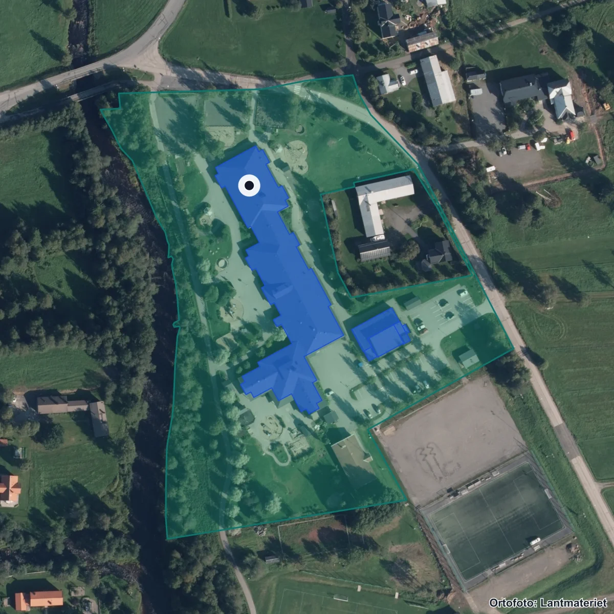Flygbild över Ersmarks skola, ortofoto från Lantmäteriet