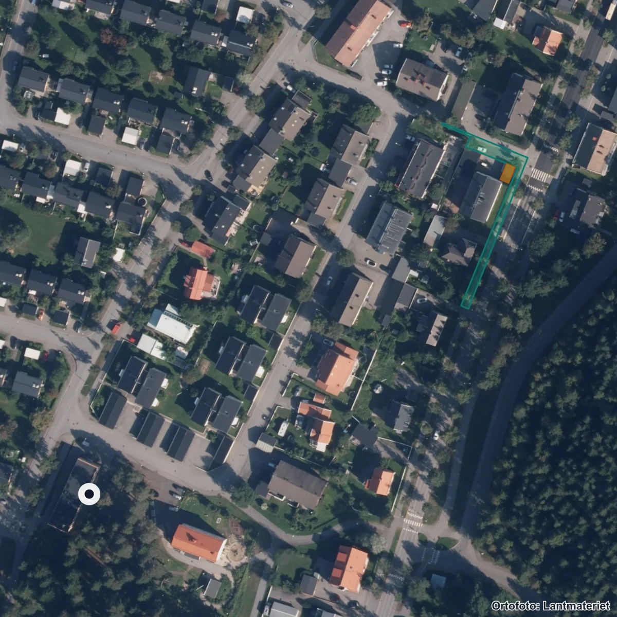 Flygbild över Björkenskolan, ortofoto från Lantmäteriet