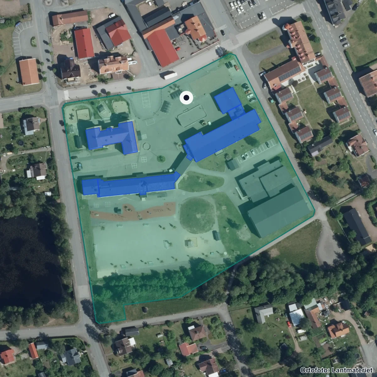 Flygbild över Furulundsskolan, ortofoto från Lantmäteriet