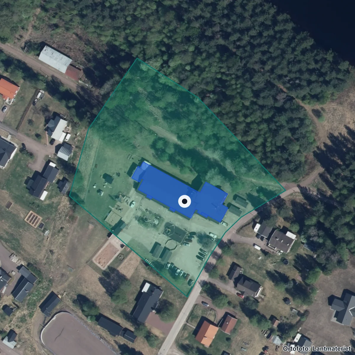 Flygbild över Selja-Långlets friskola, ortofoto från Lantmäteriet