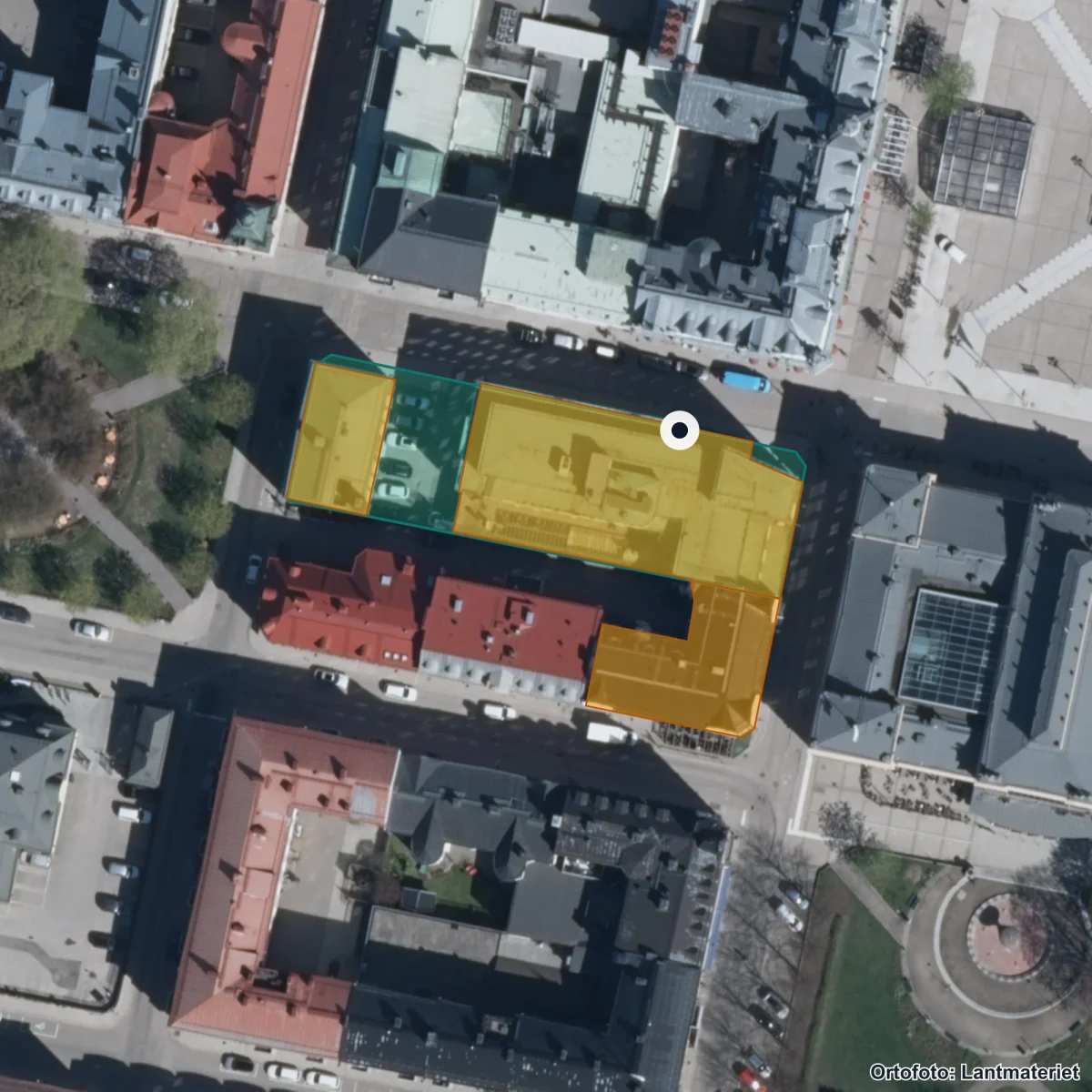 Flygbild över NTI Gymnasiet Sundsvall, ortofoto från Lantmäteriet