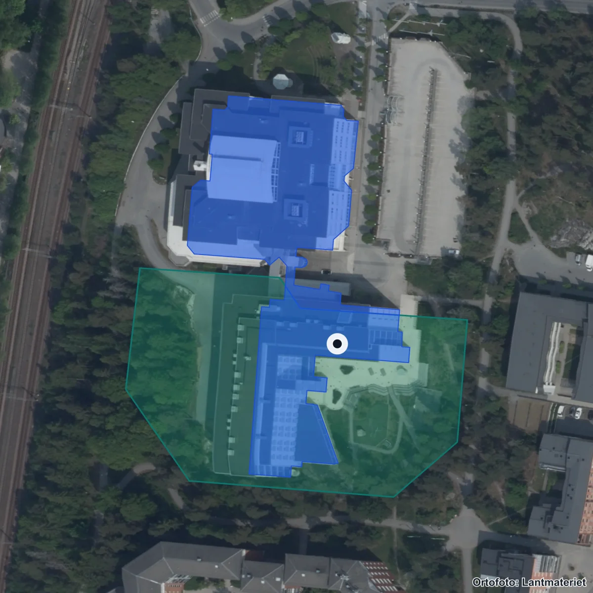 Flygbild över Flerspråkigt center GR, ortofoto från Lantmäteriet
