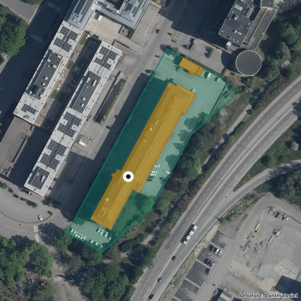 Flygbild över Magelungens Grundskola Solna, ortofoto från Lantmäteriet