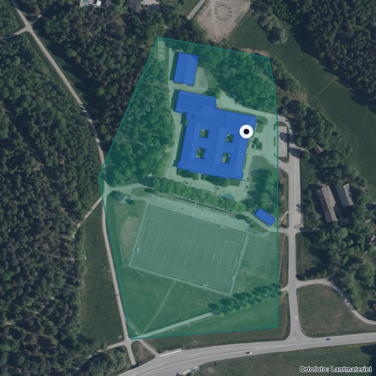 Flygbild över Södervikskolan AB, ortofoto från Lantmäteriet