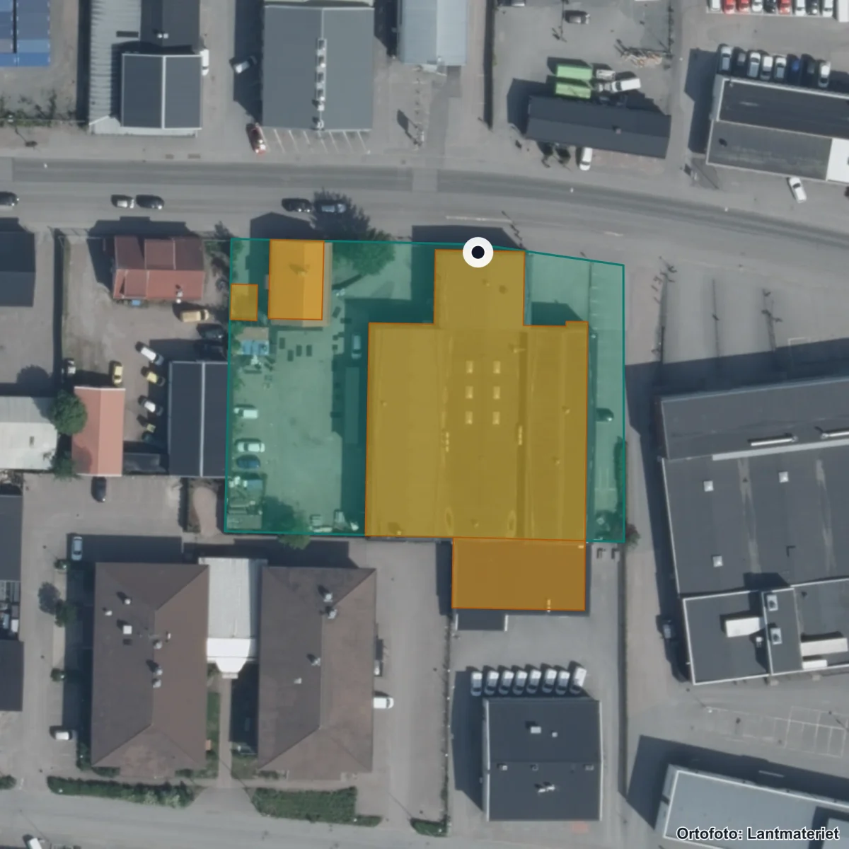 Flygbild över Yrkesgymnasiet Uppsala, ortofoto från Lantmäteriet