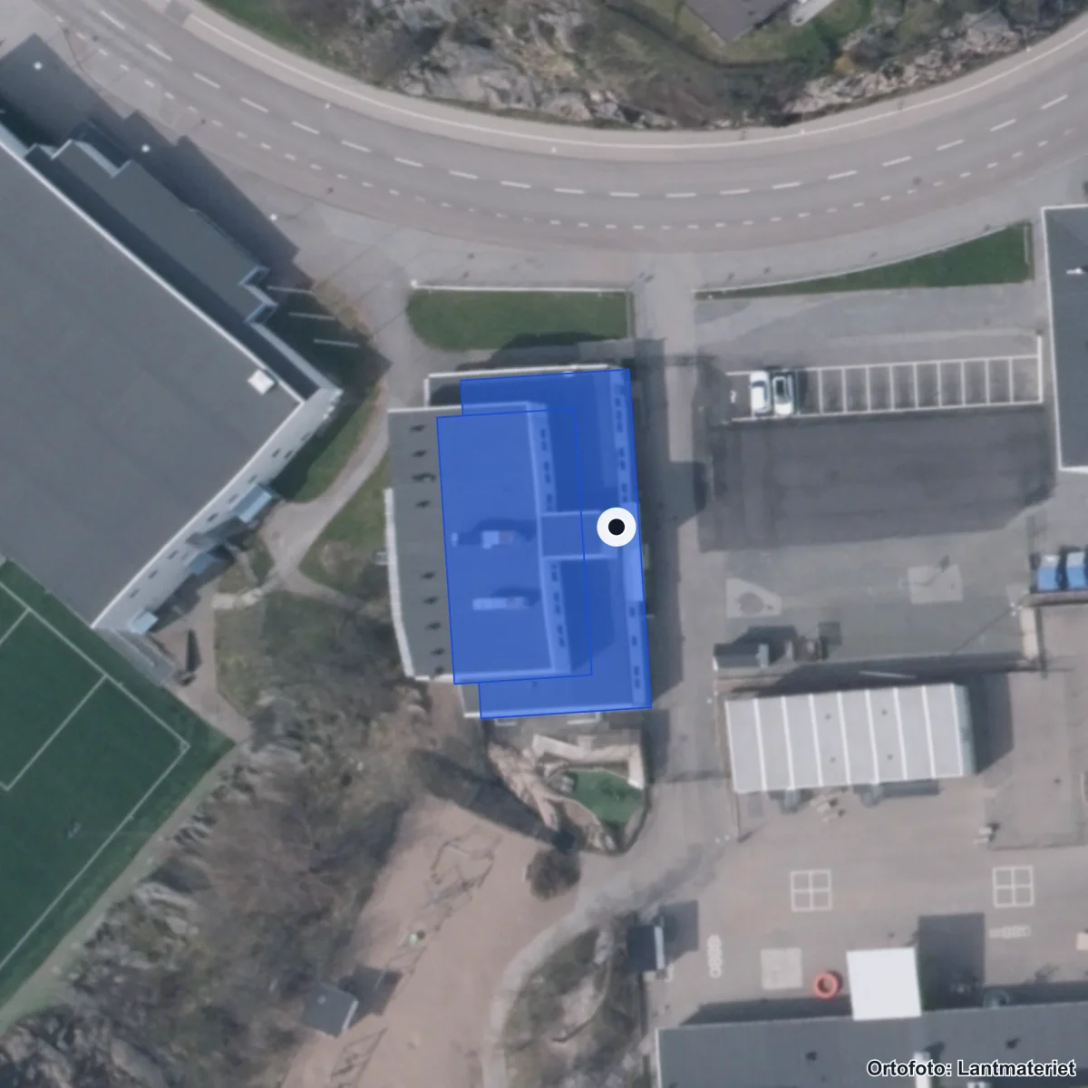 Flygbild över Anpassad grundskola, ortofoto från Lantmäteriet