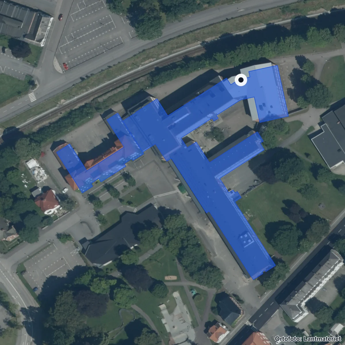 Flygbild över Komvux Gy, ortofoto från Lantmäteriet