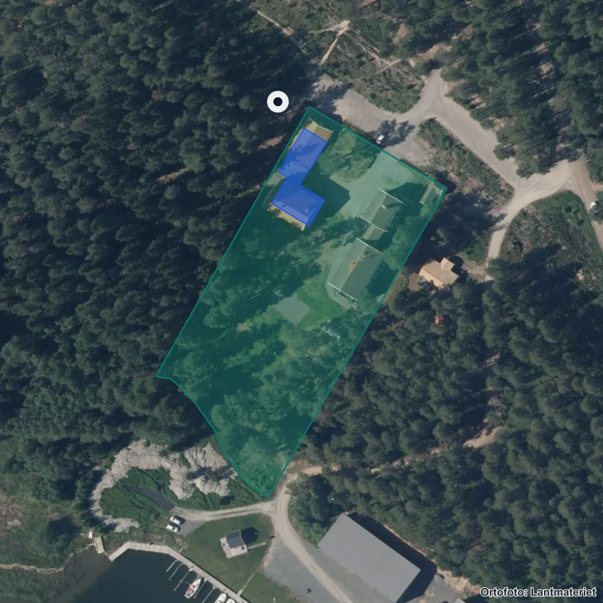Flygbild över Bäckagårdsskolan, ortofoto från Lantmäteriet